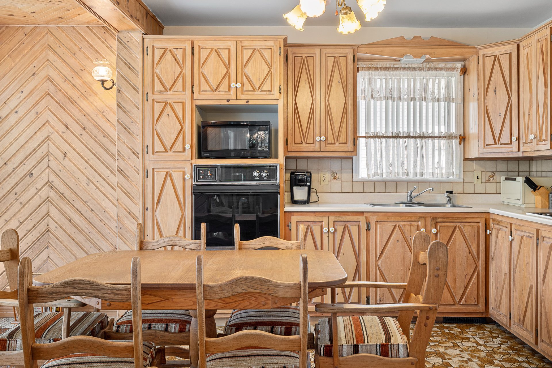 {"FR":"Salon","EN":"Living room"}