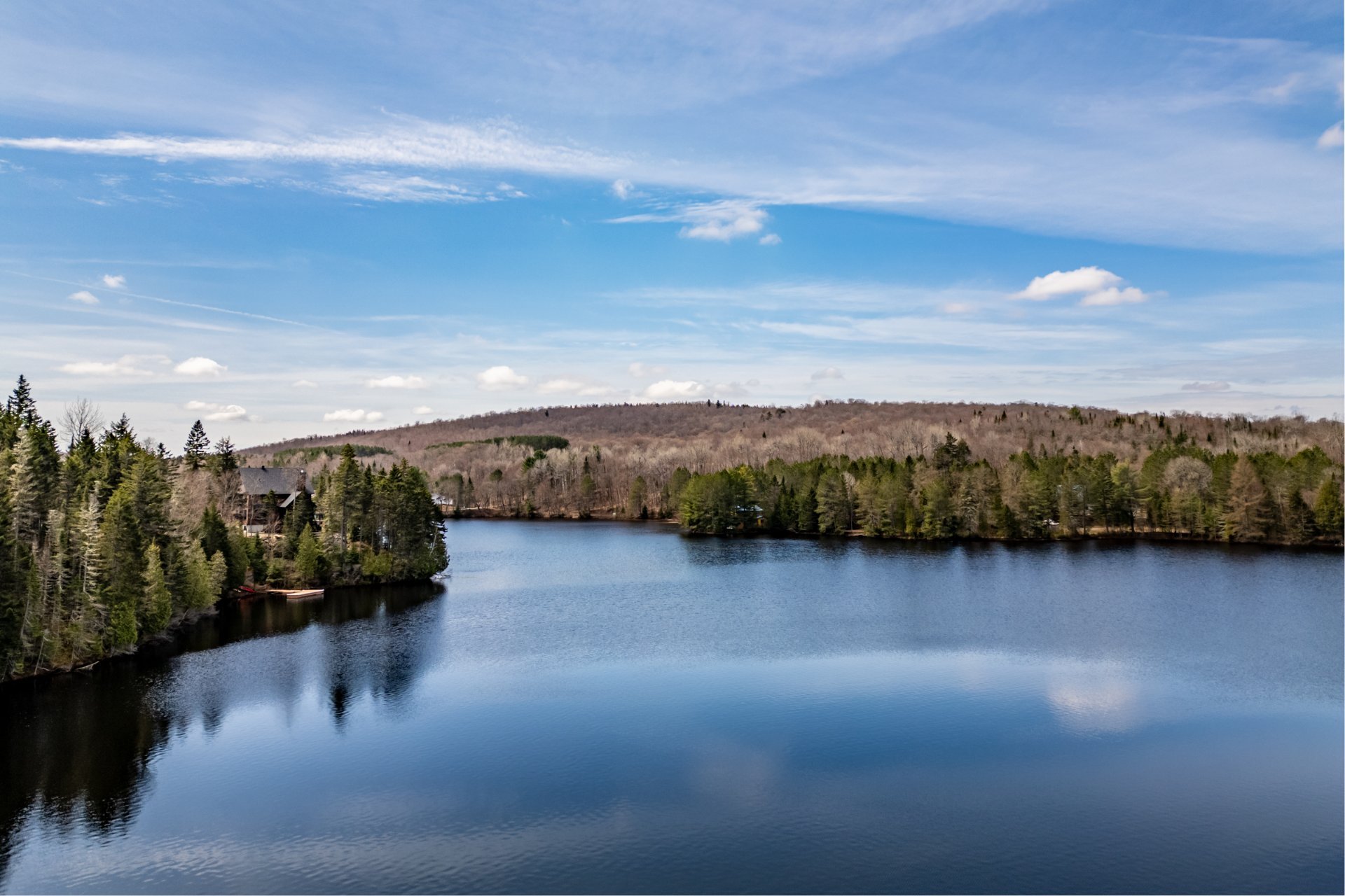 {"FR":"Vue sur l'eau","EN":"Water view"}