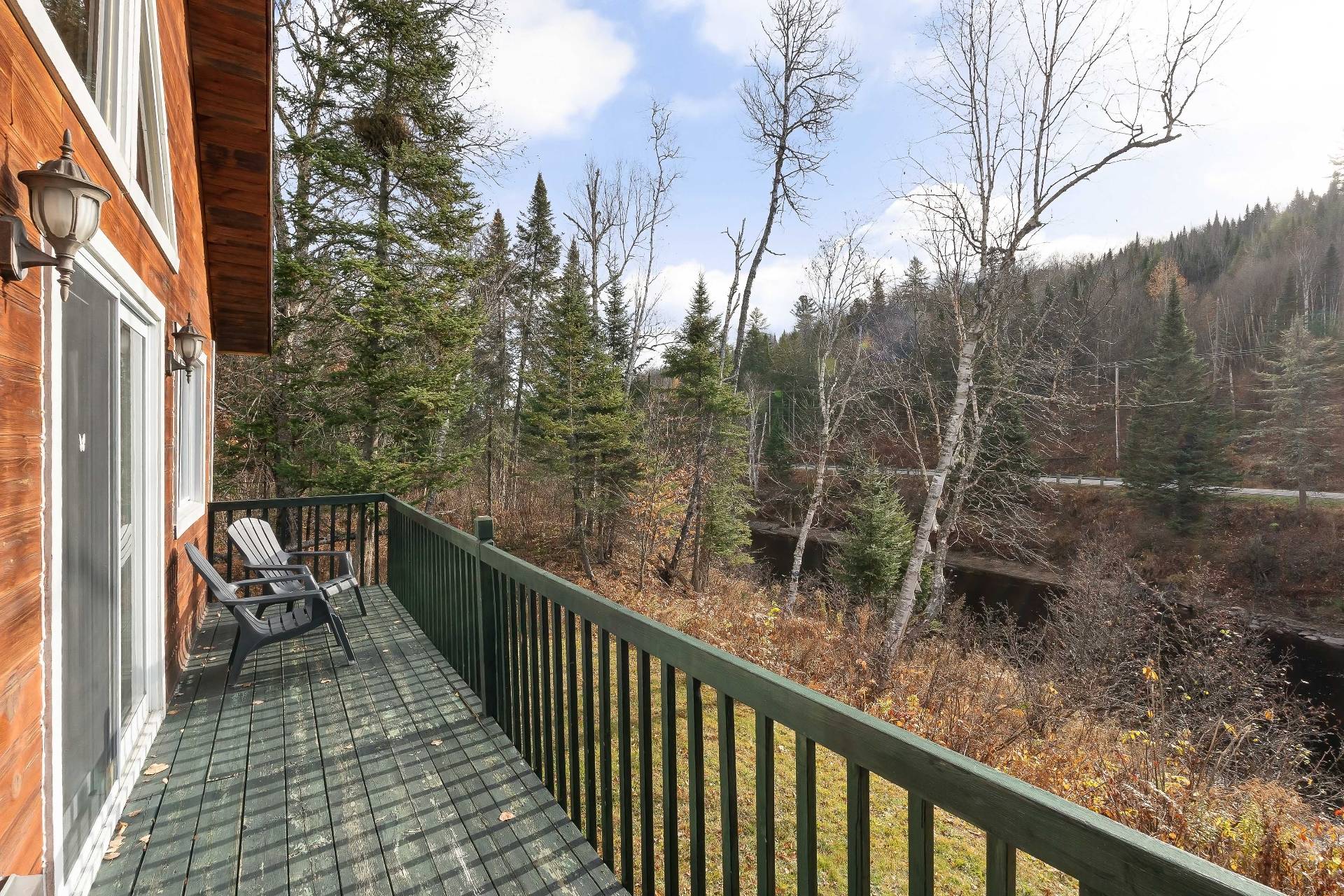 {"FR":"Balcon","EN":"Balcony"}