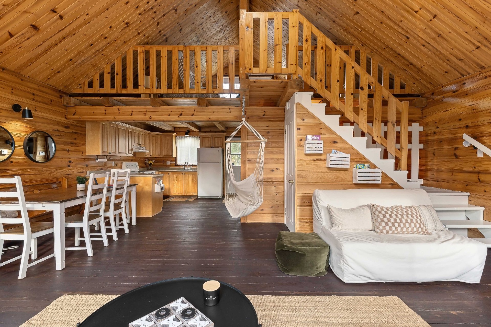 {"FR":"Salle &agrave; manger","EN":"Dining room"}