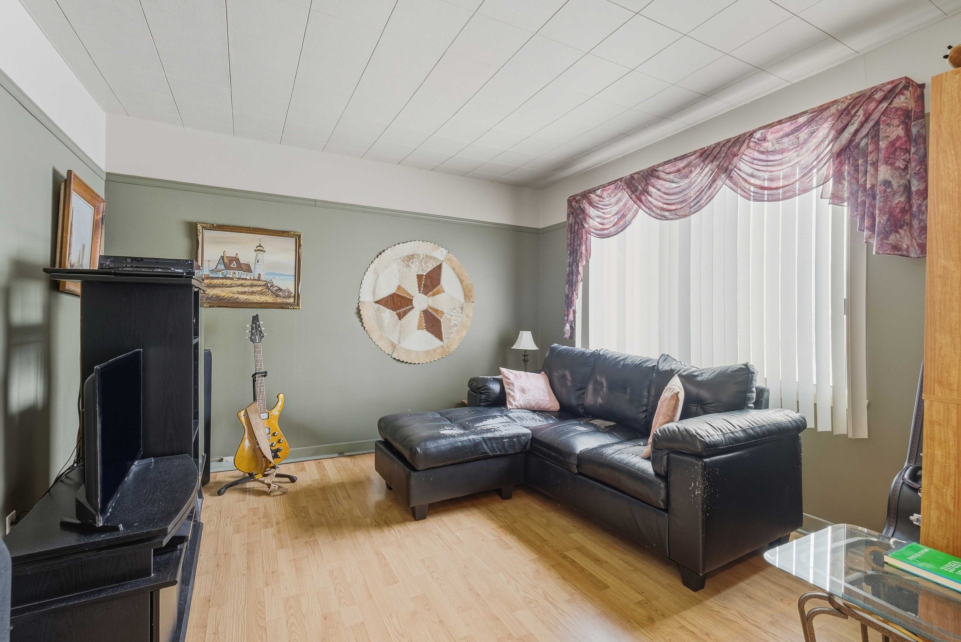 {"FR":"Salon","EN":"Living room"}