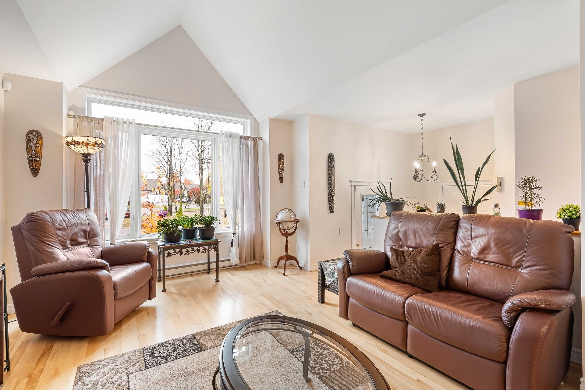 {"FR":"Salon","EN":"Living room"}