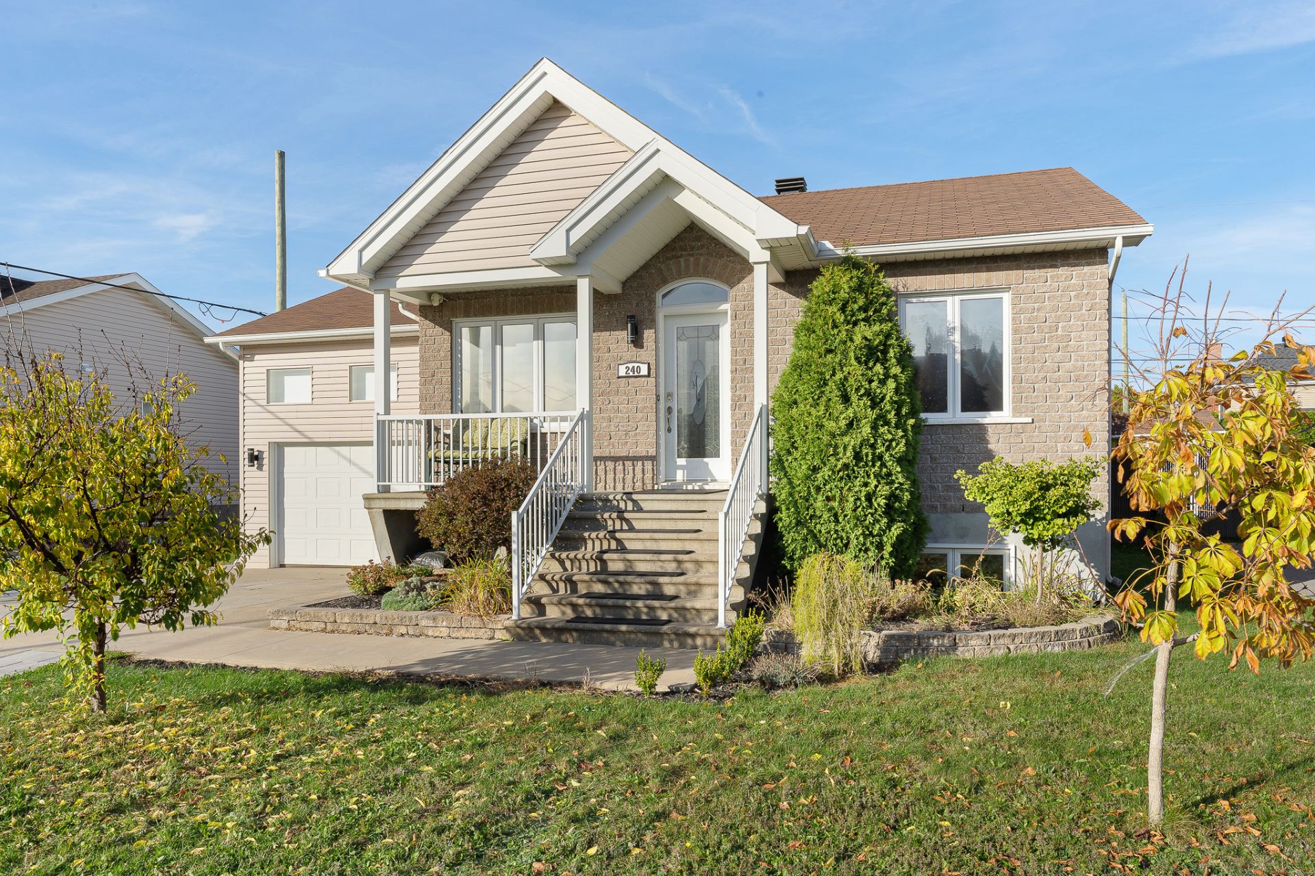 {"FR":"Ext&eacute;rieur","EN":"Exterior"}