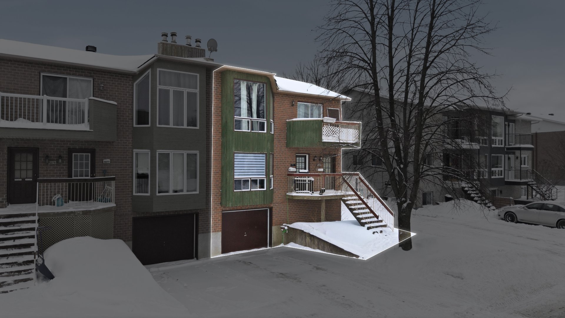 {"FR":"Fa&ccedil;ade","EN":"Frontage"}