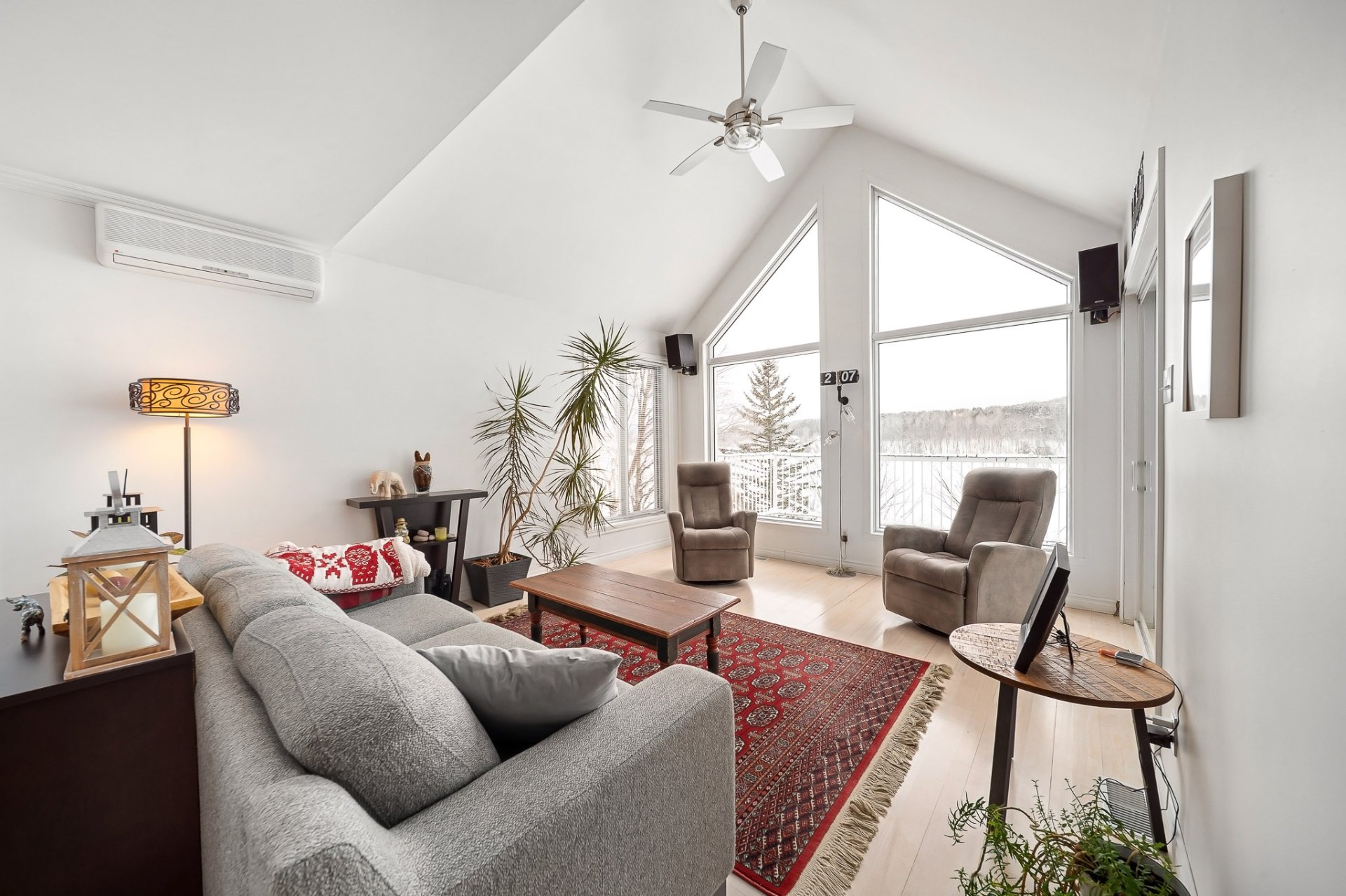 {"FR":"Salon","EN":"Living room"}