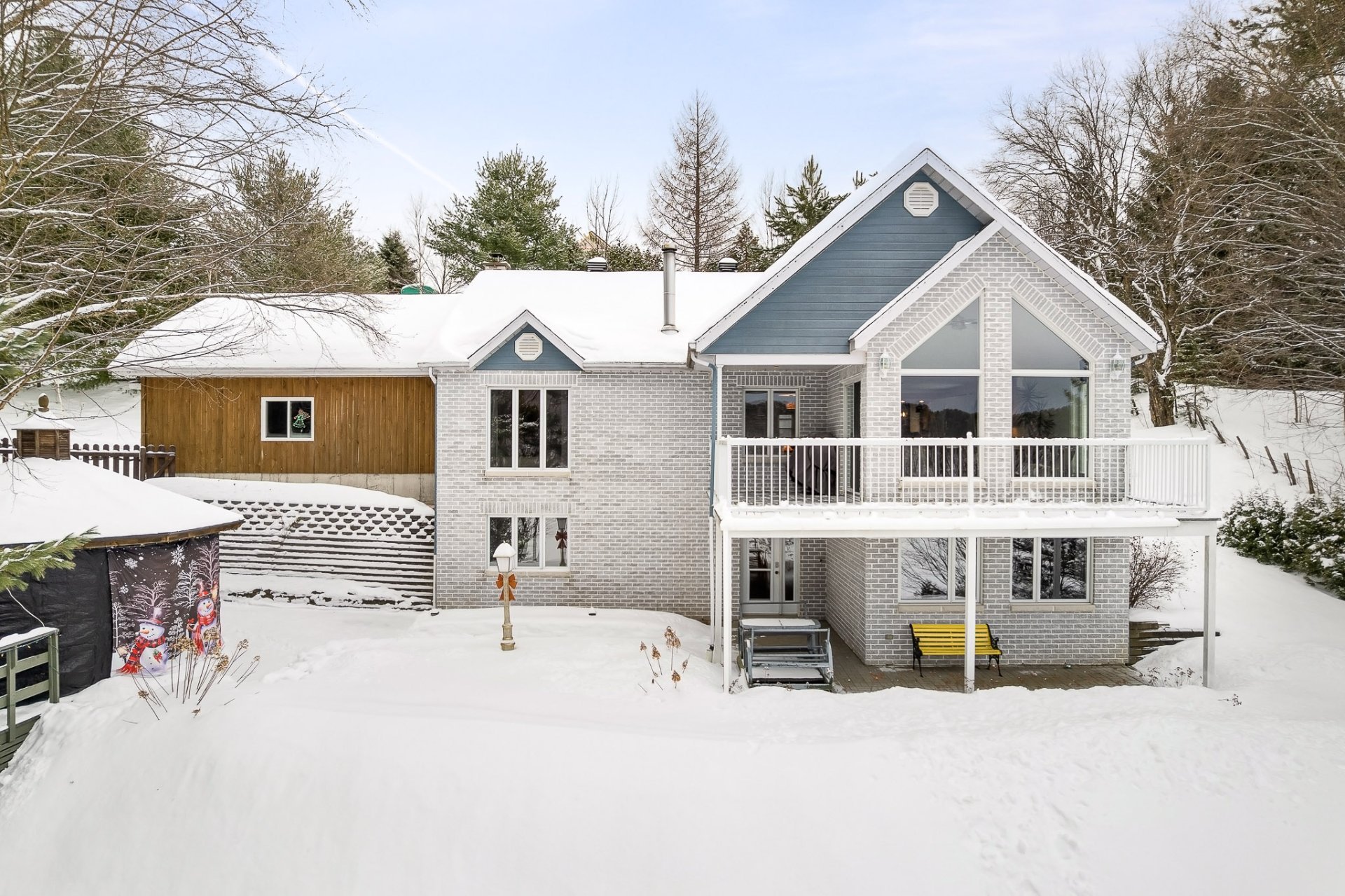 {"FR":"Fa&ccedil;ade","EN":"Frontage"}