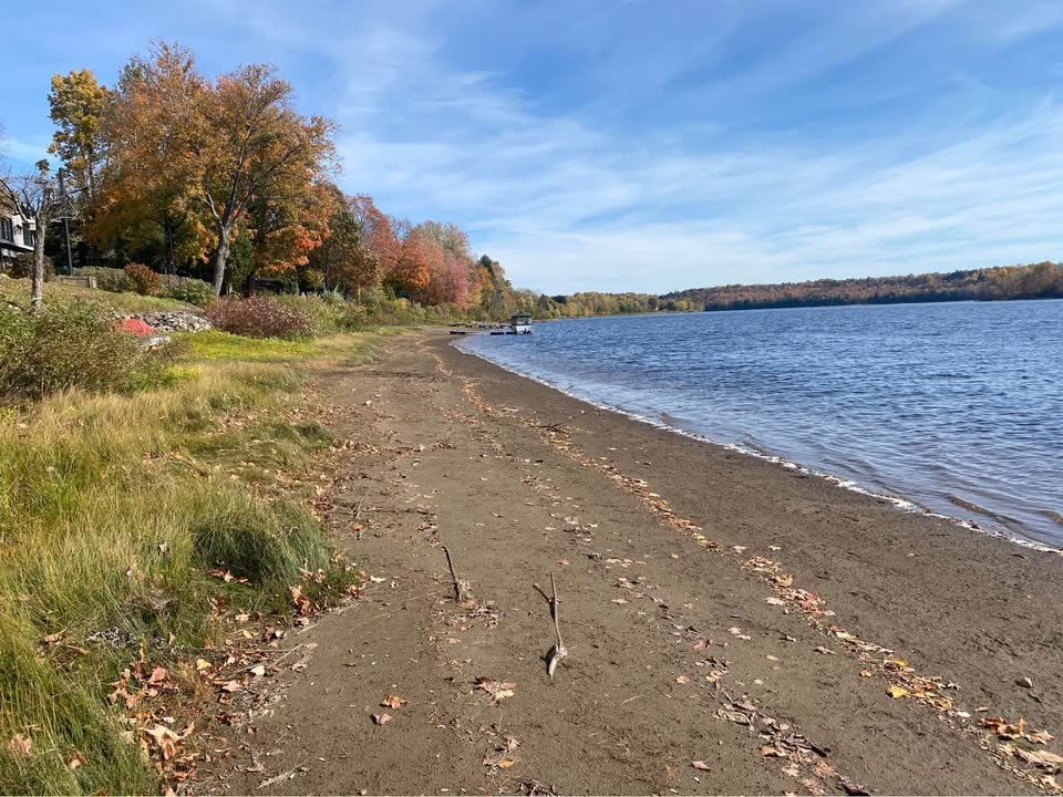 {"FR":"Bord de l'eau","EN":"Waterfront"}
