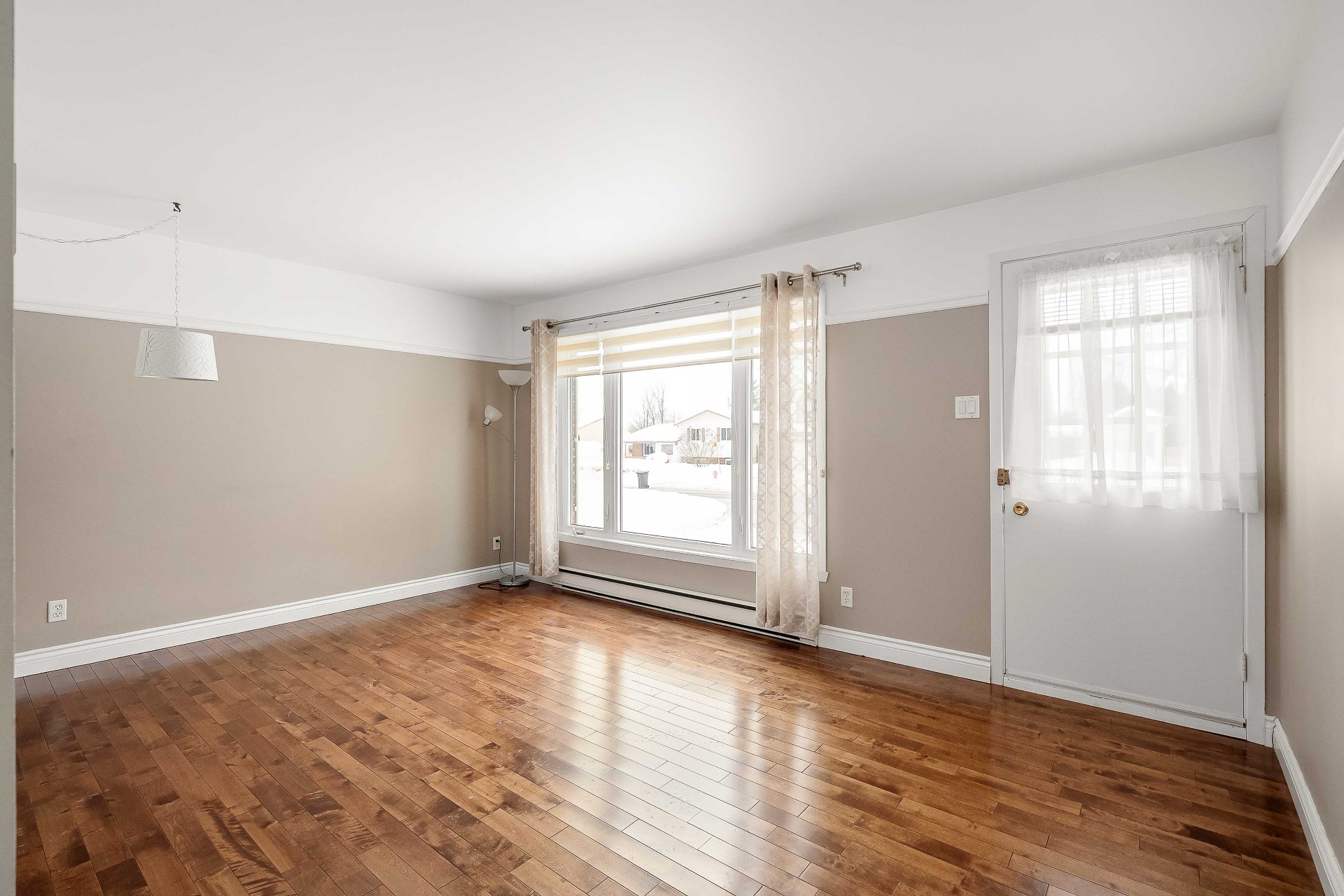 {"FR":"Salon","EN":"Living room"}