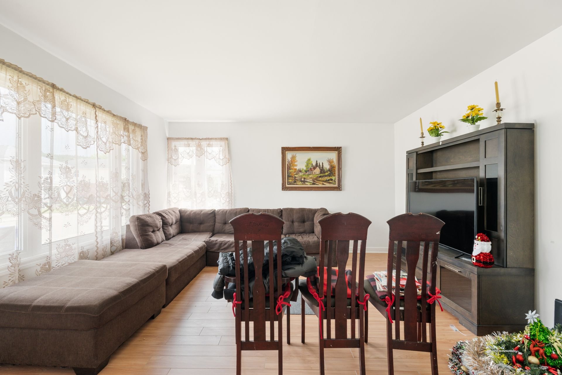 {"FR":"Salon","EN":"Living room"}