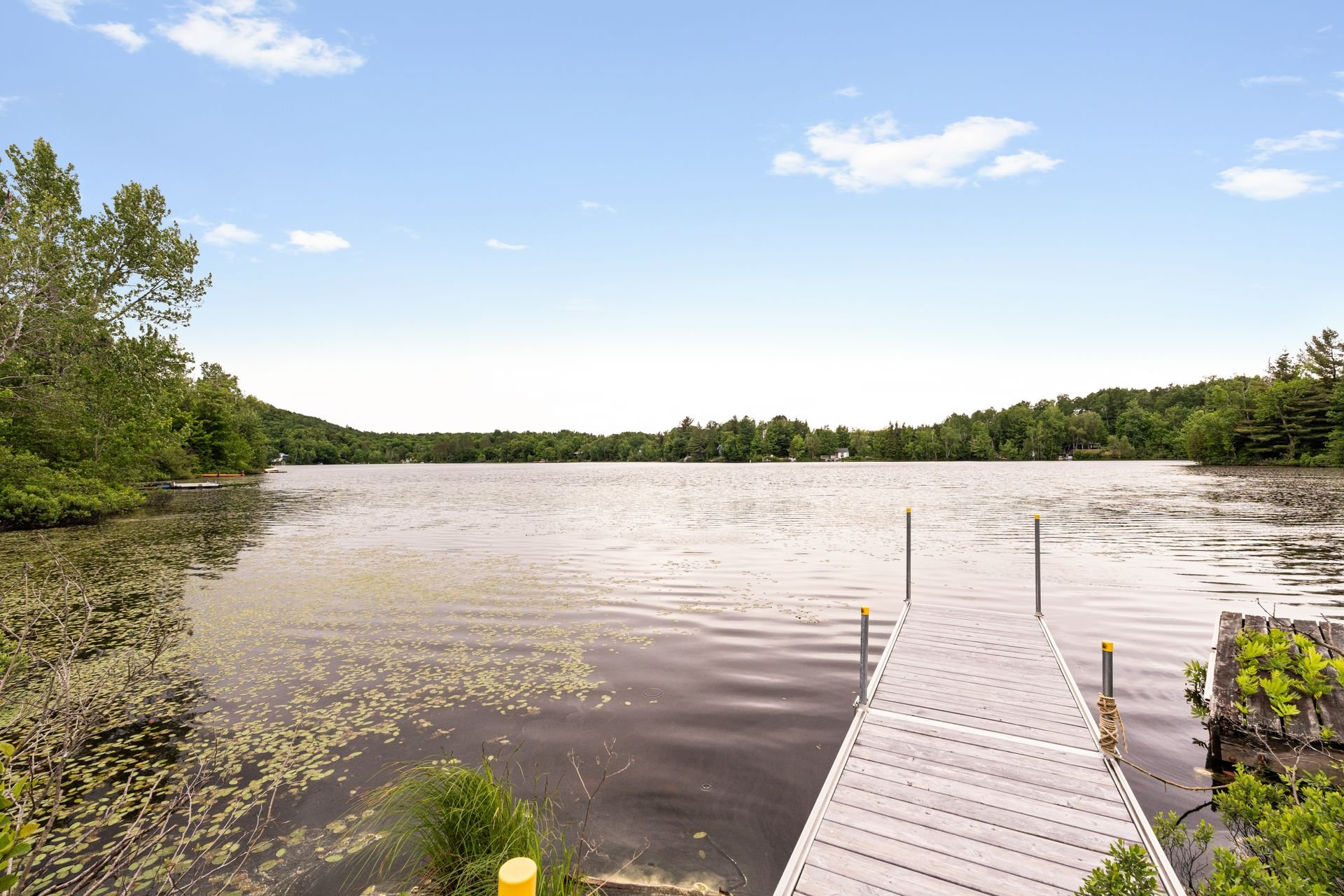 {"FR":"Vue sur l'eau","EN":"Water view"}
