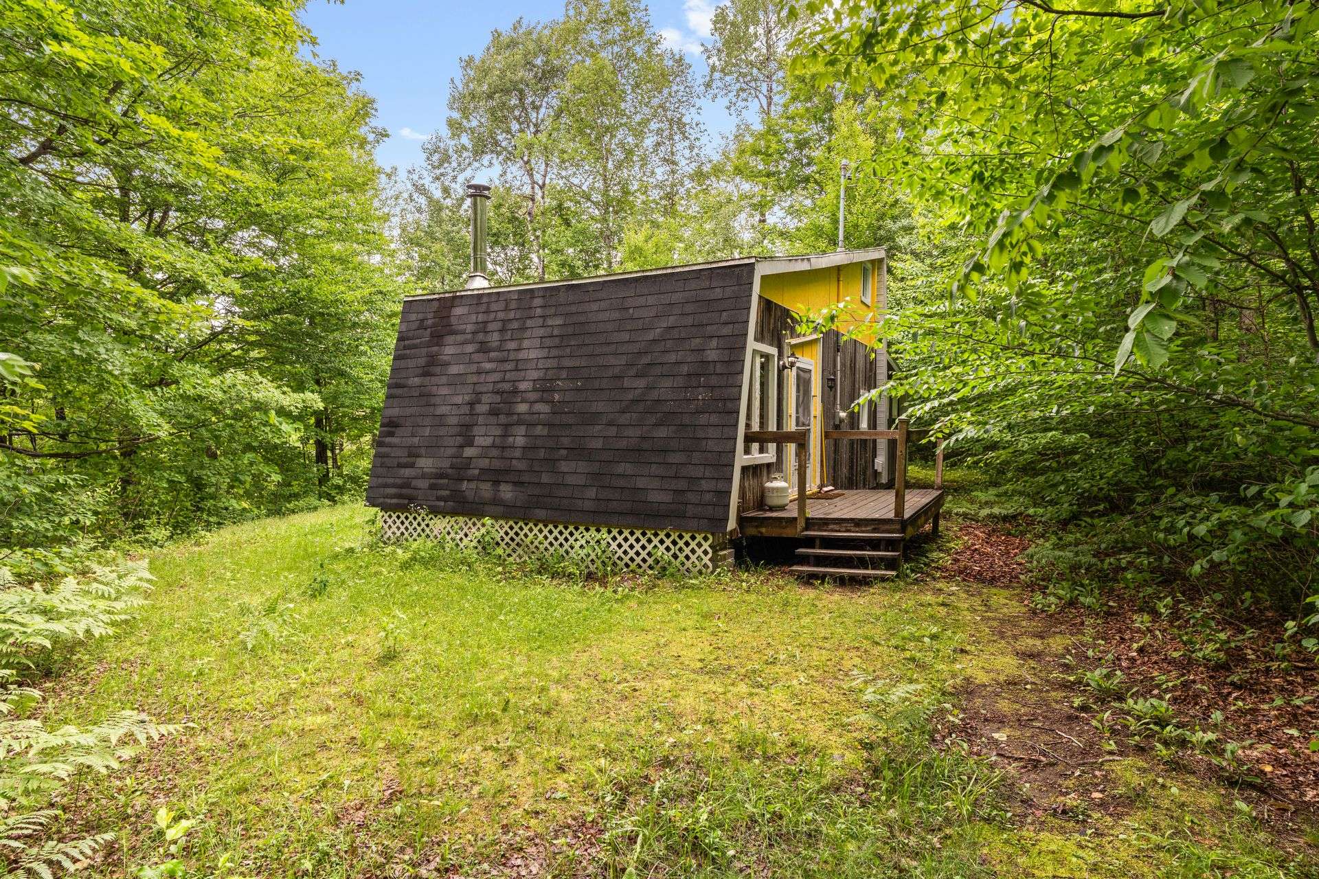 {"FR":"Cour","EN":"Backyard"}