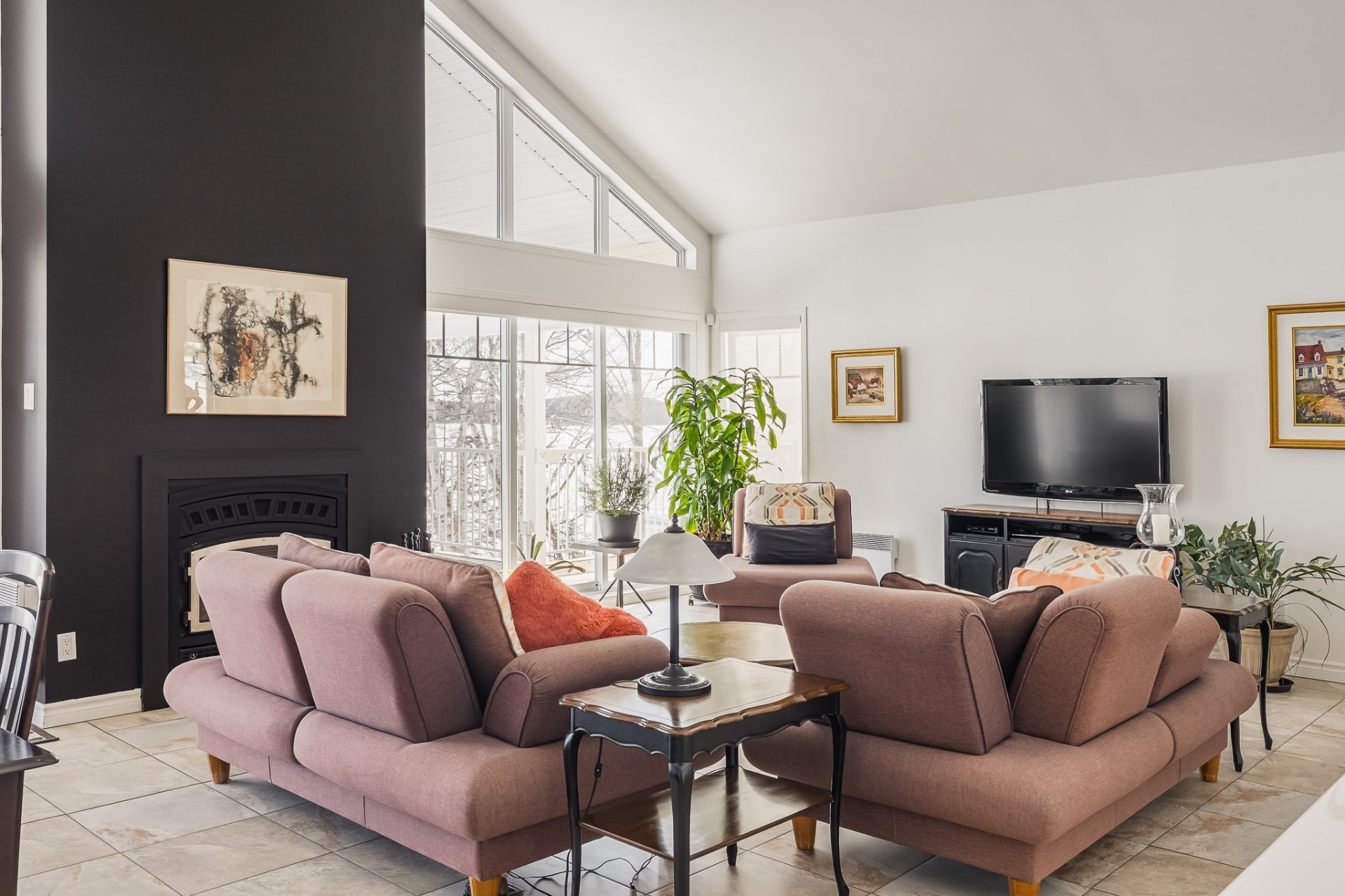 {"FR":"Salon","EN":"Living room"}