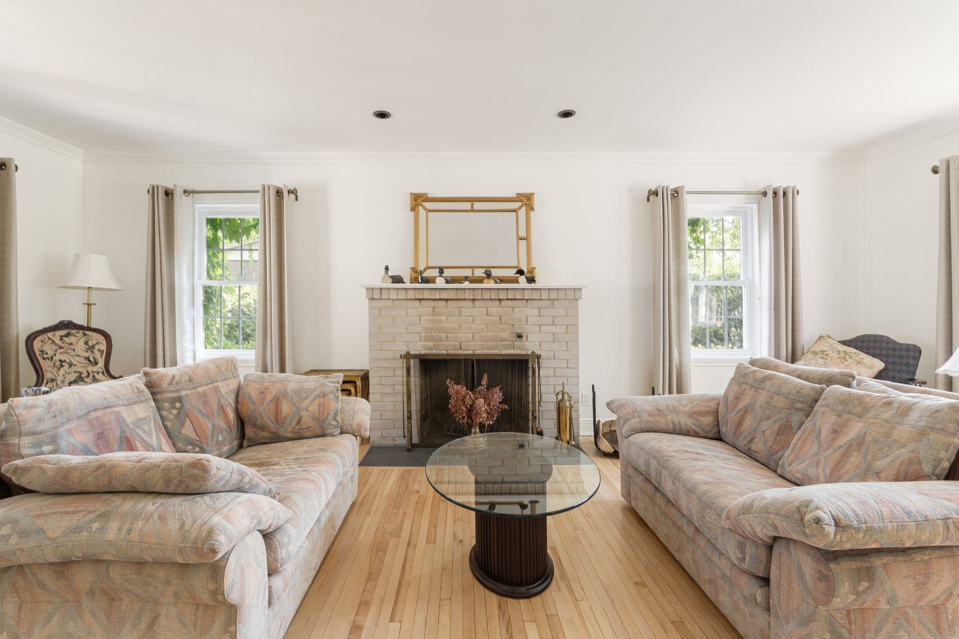 {"FR":"Salon","EN":"Living room"}