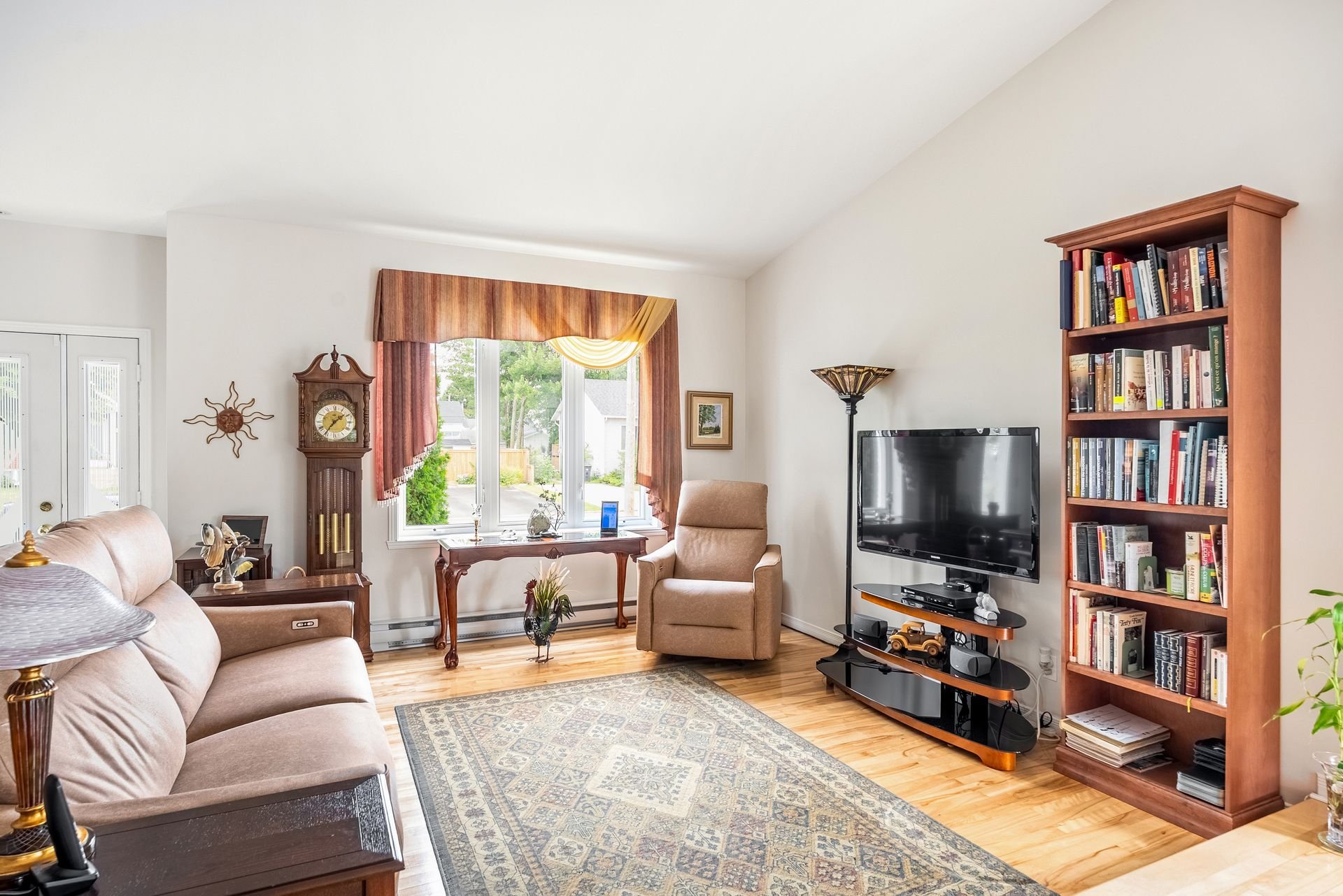 {"FR":"Salon","EN":"Living room"}