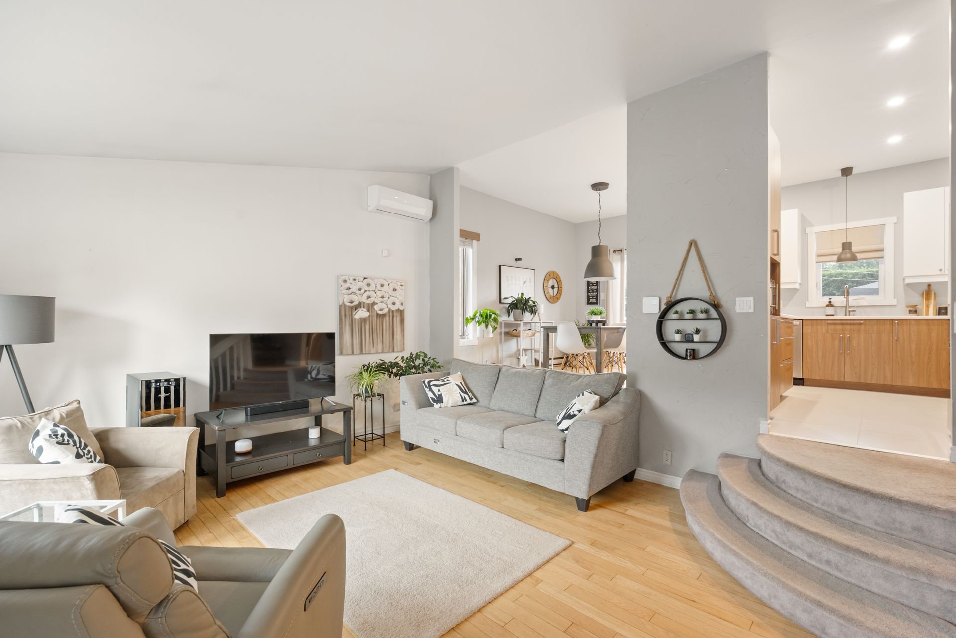 {"FR":"Salon","EN":"Living room"}