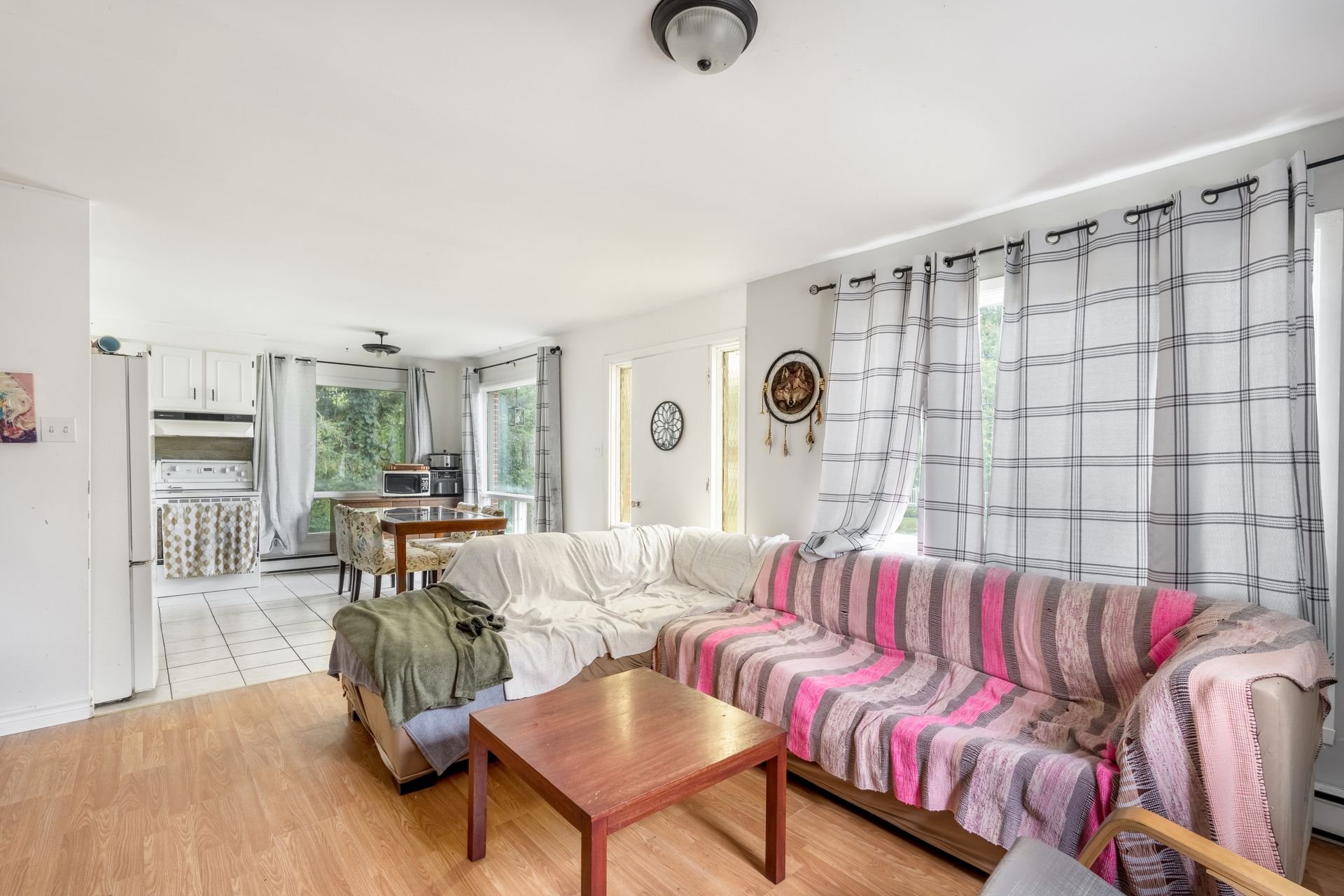{"FR":"Salon","EN":"Living room"}