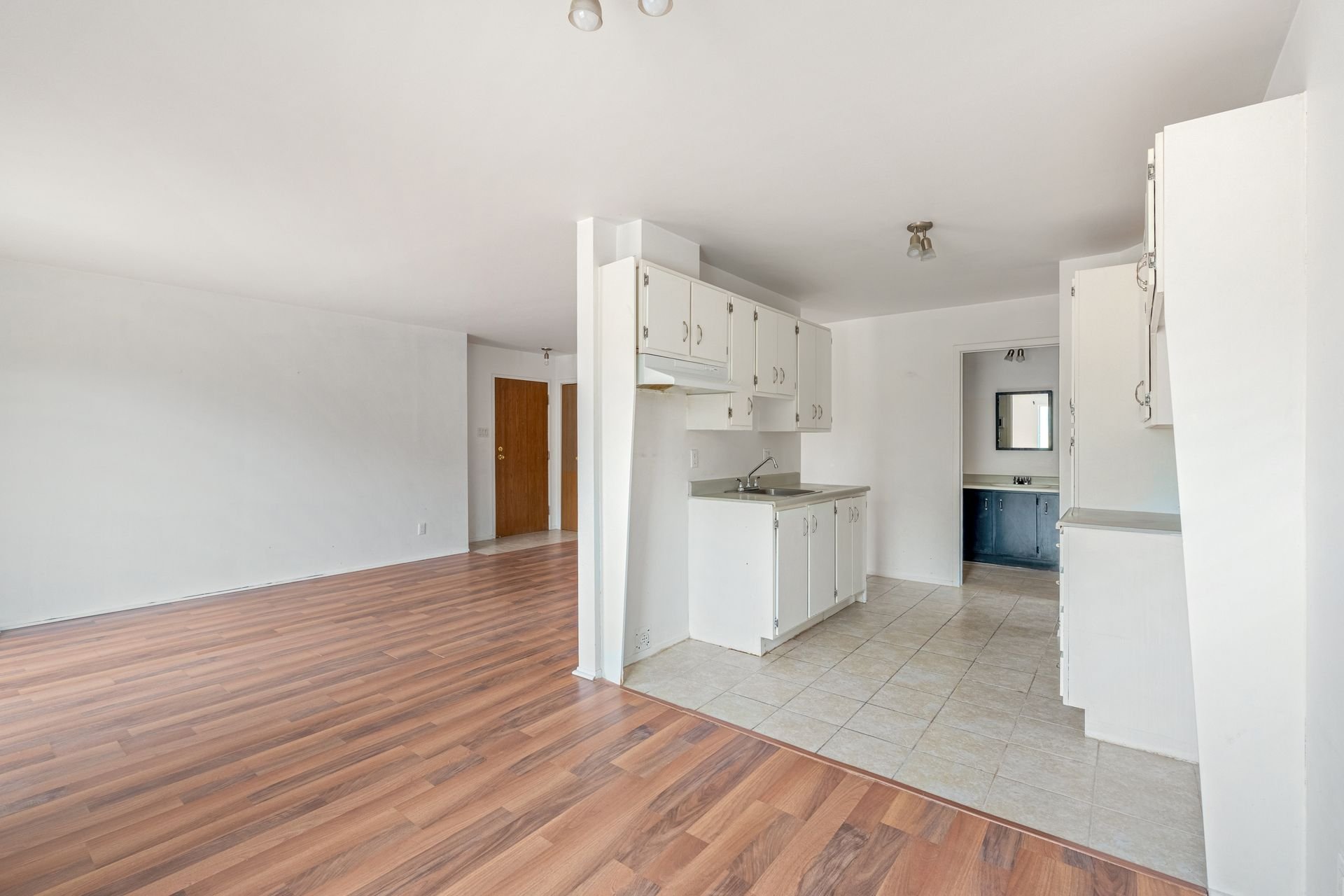 {"FR":"Salle &agrave; manger","EN":"Dining room"}